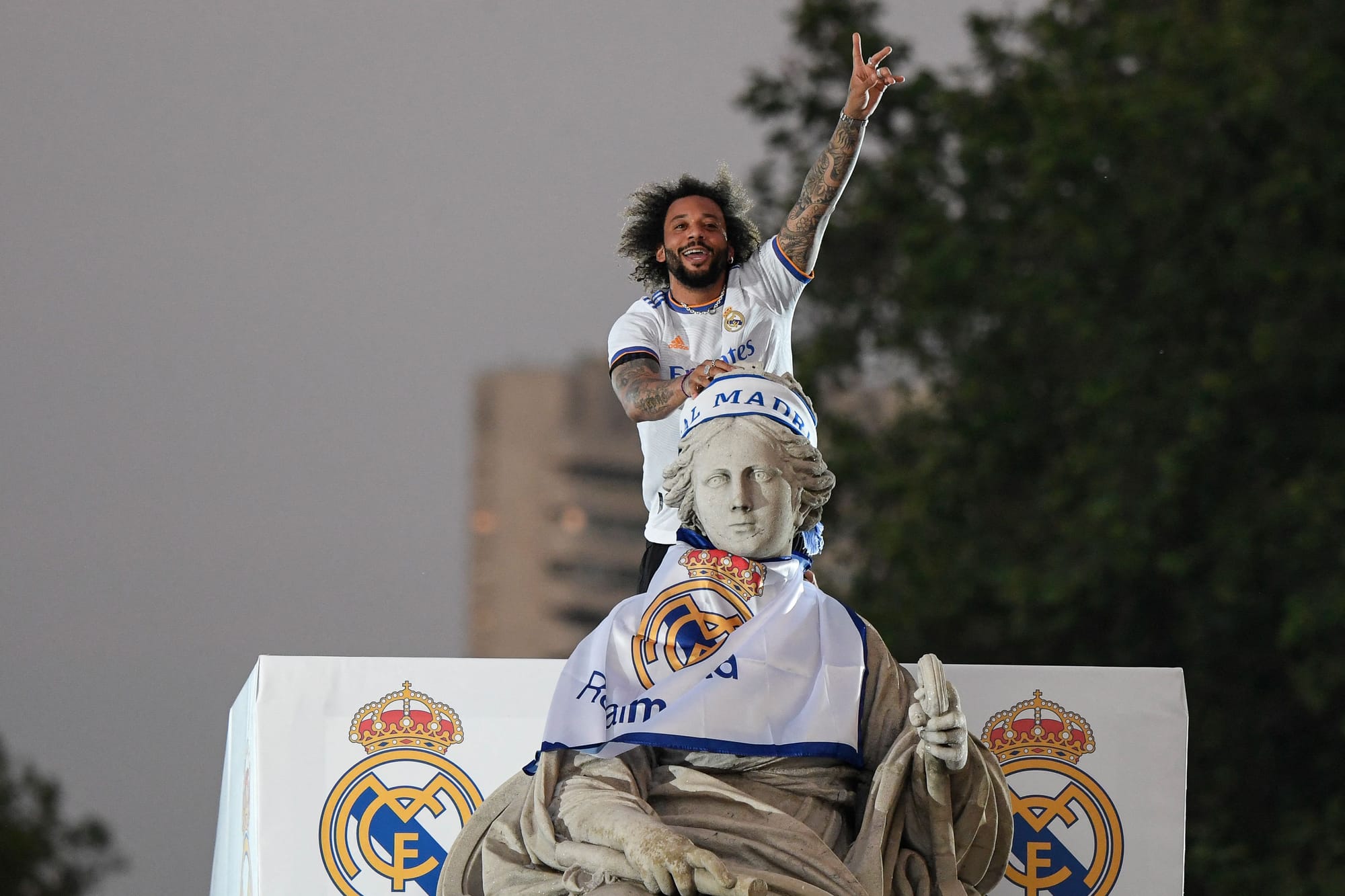 出的比赛中 出的比赛中