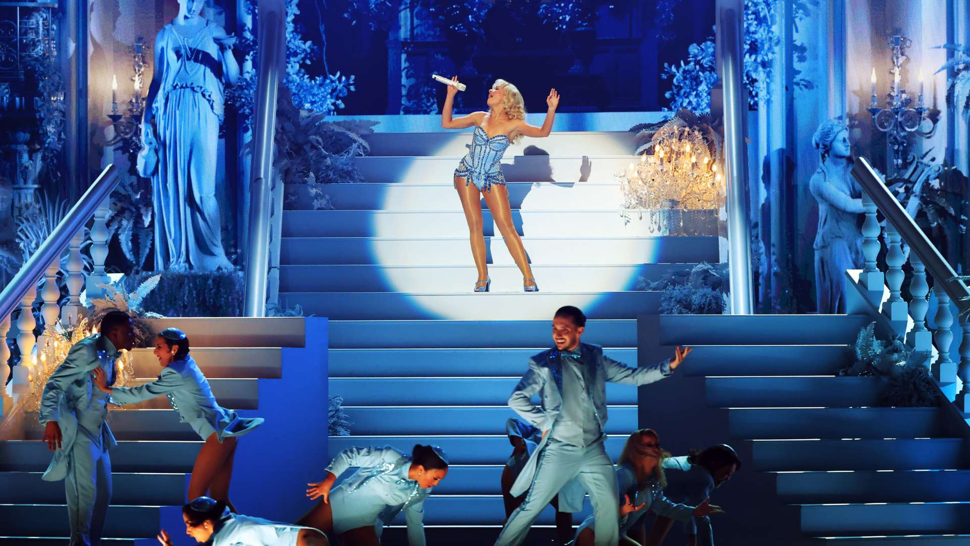 表现出色 表现出色