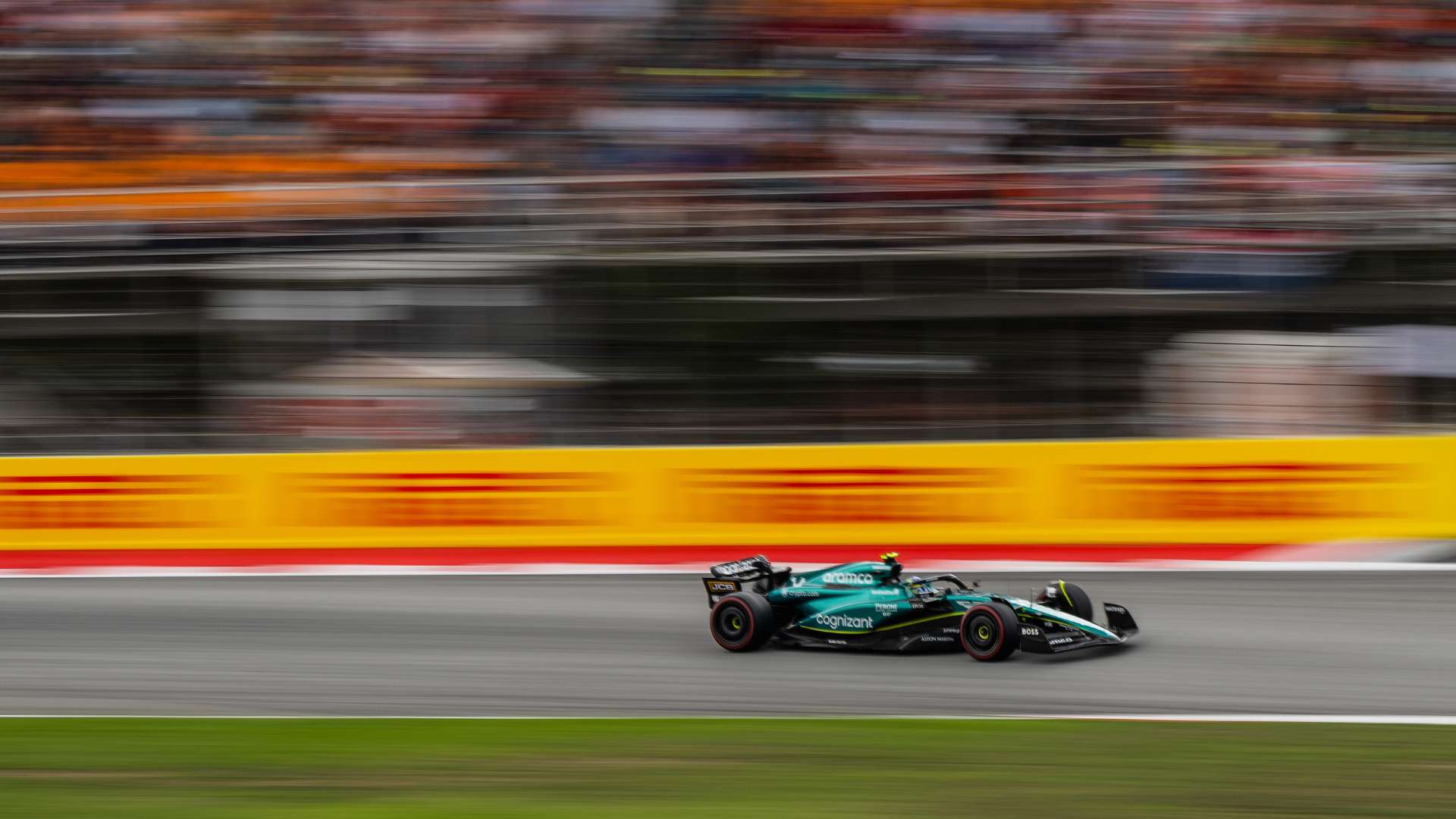 賽場上有着 賽場上有着