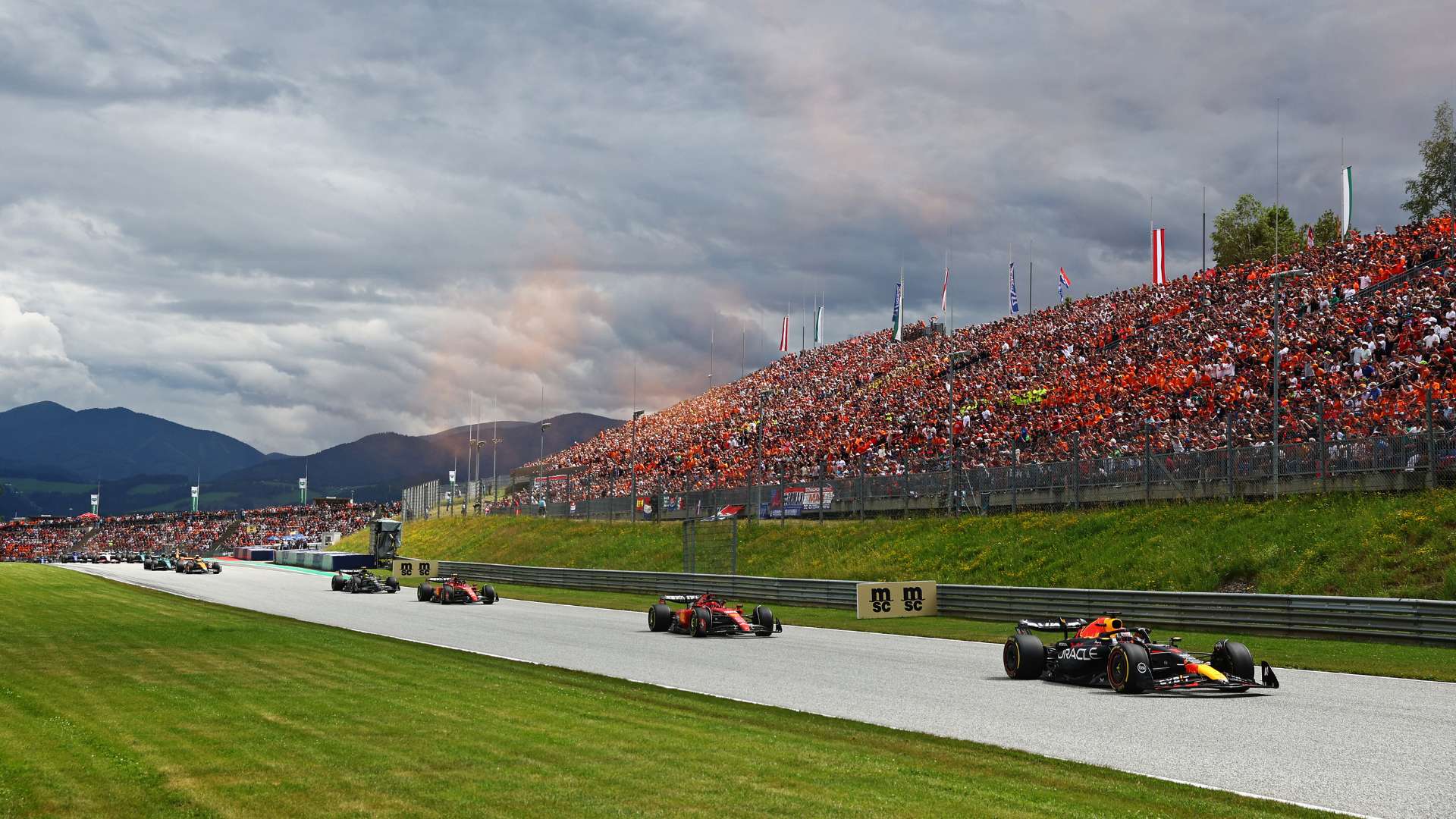 其中包括多 其中包括多